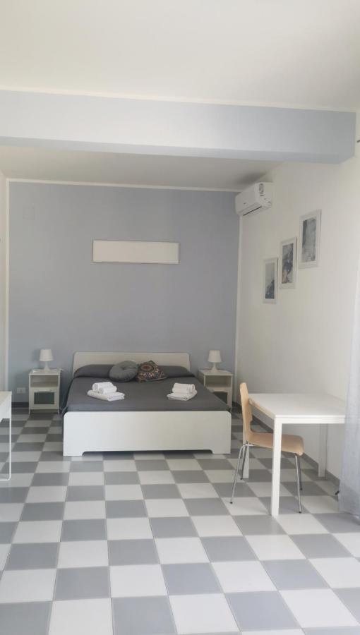 Sikelia Room 卡斯泰拉马莱 外观 照片