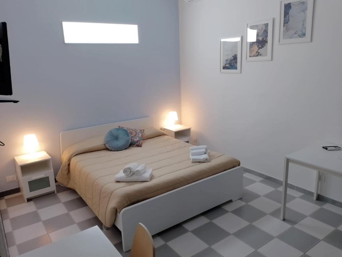 Sikelia Room 卡斯泰拉马莱 外观 照片