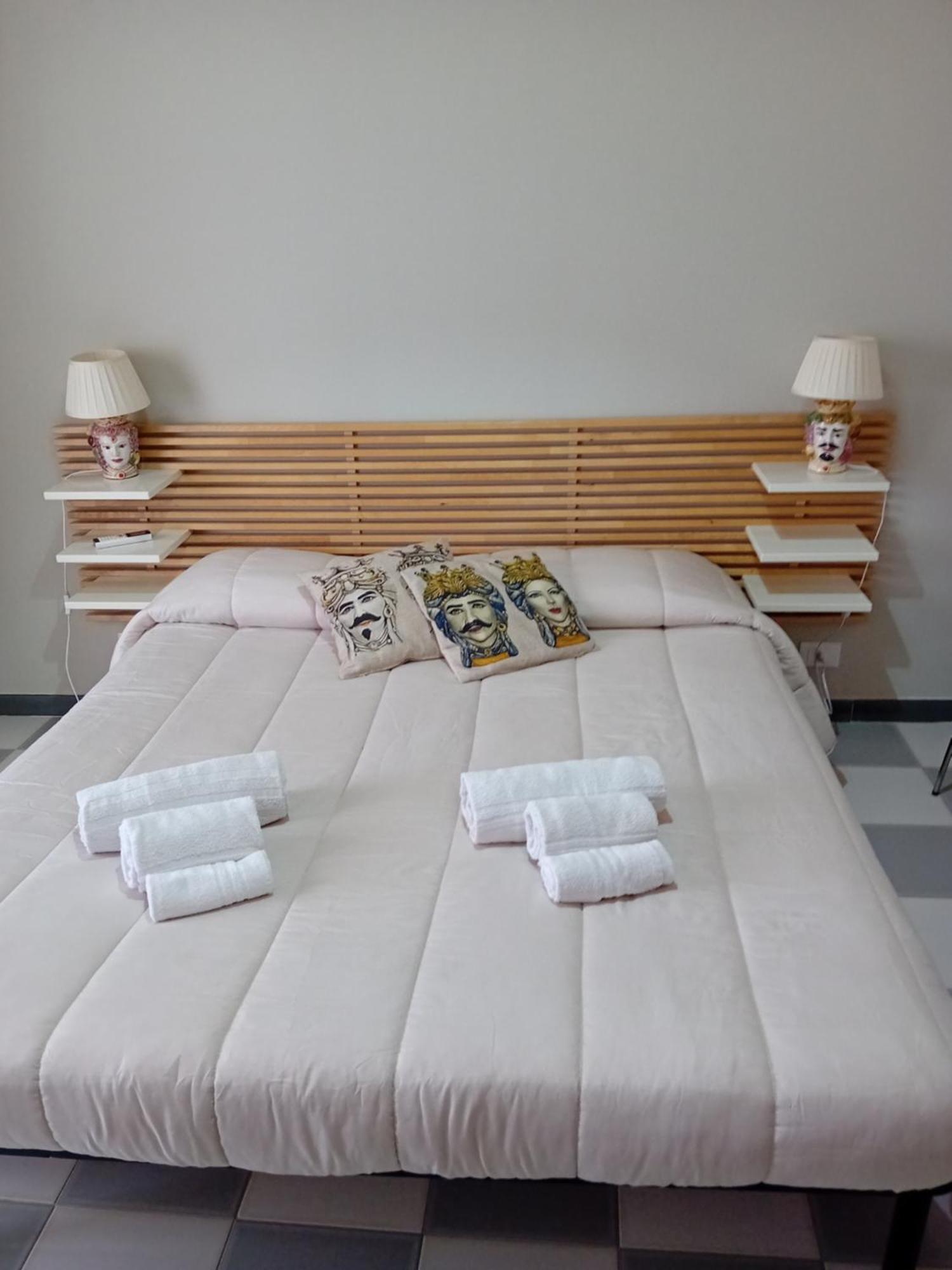 Sikelia Room 卡斯泰拉马莱 外观 照片